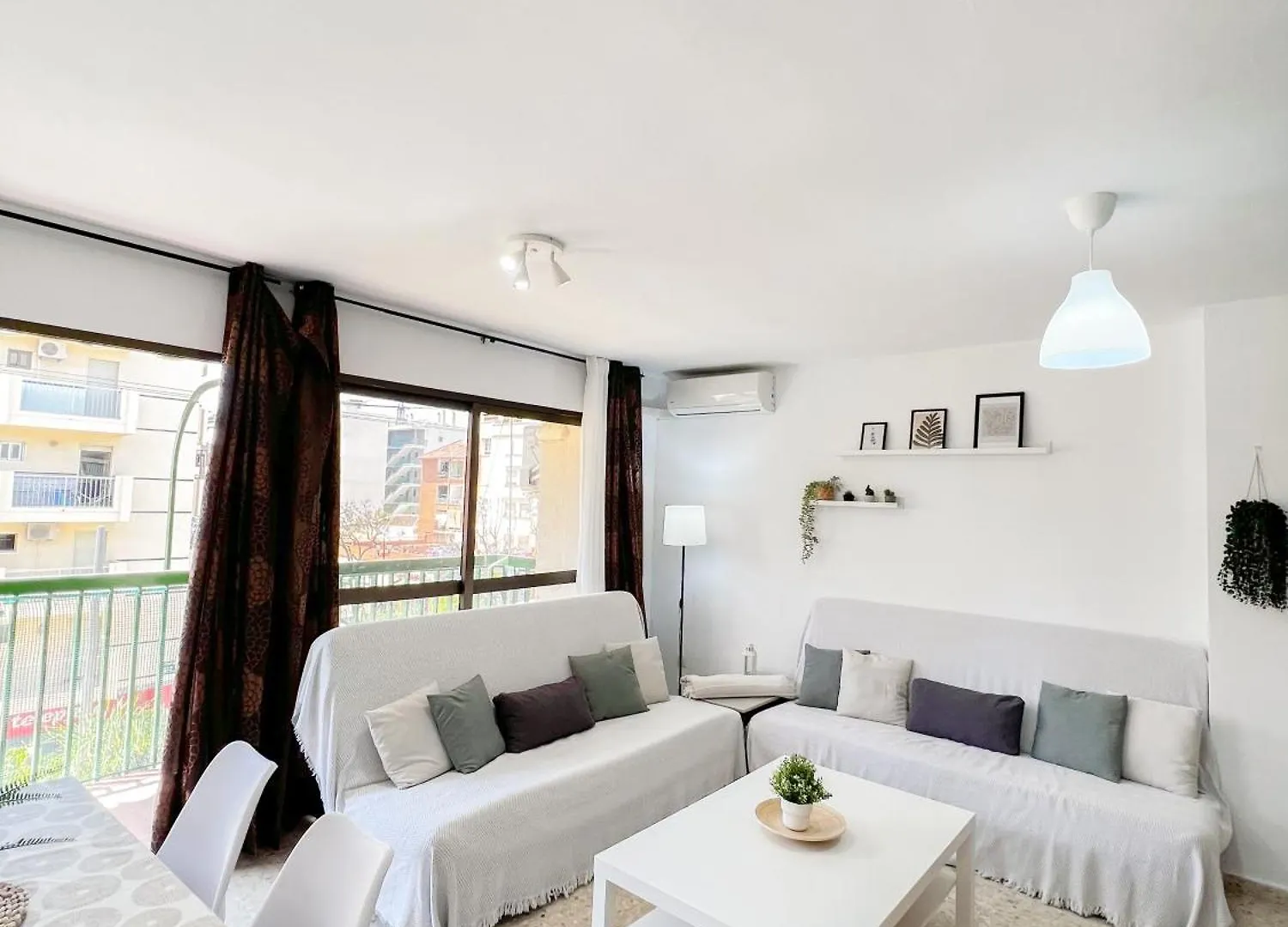 Bright And Cozy Flat By The Beach 푸엔히롤라